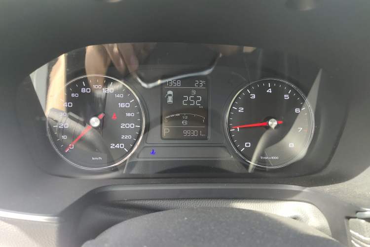 Used Roewe RX5 2018 20T Two-Wheel Drive Automatic Internet Smart Edition Instrument Cluster