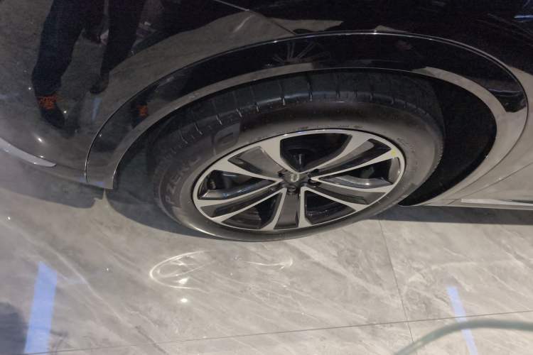 Used Hima AITO M7 2026 Model Range-Extending Max All-Wheel Drive 6-Seater Version
