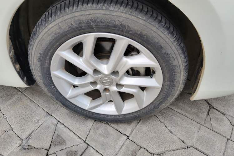 Used Nissan Tiida 2021 1.6L CVT Smart Drive Edition Right Front Wheel Hub