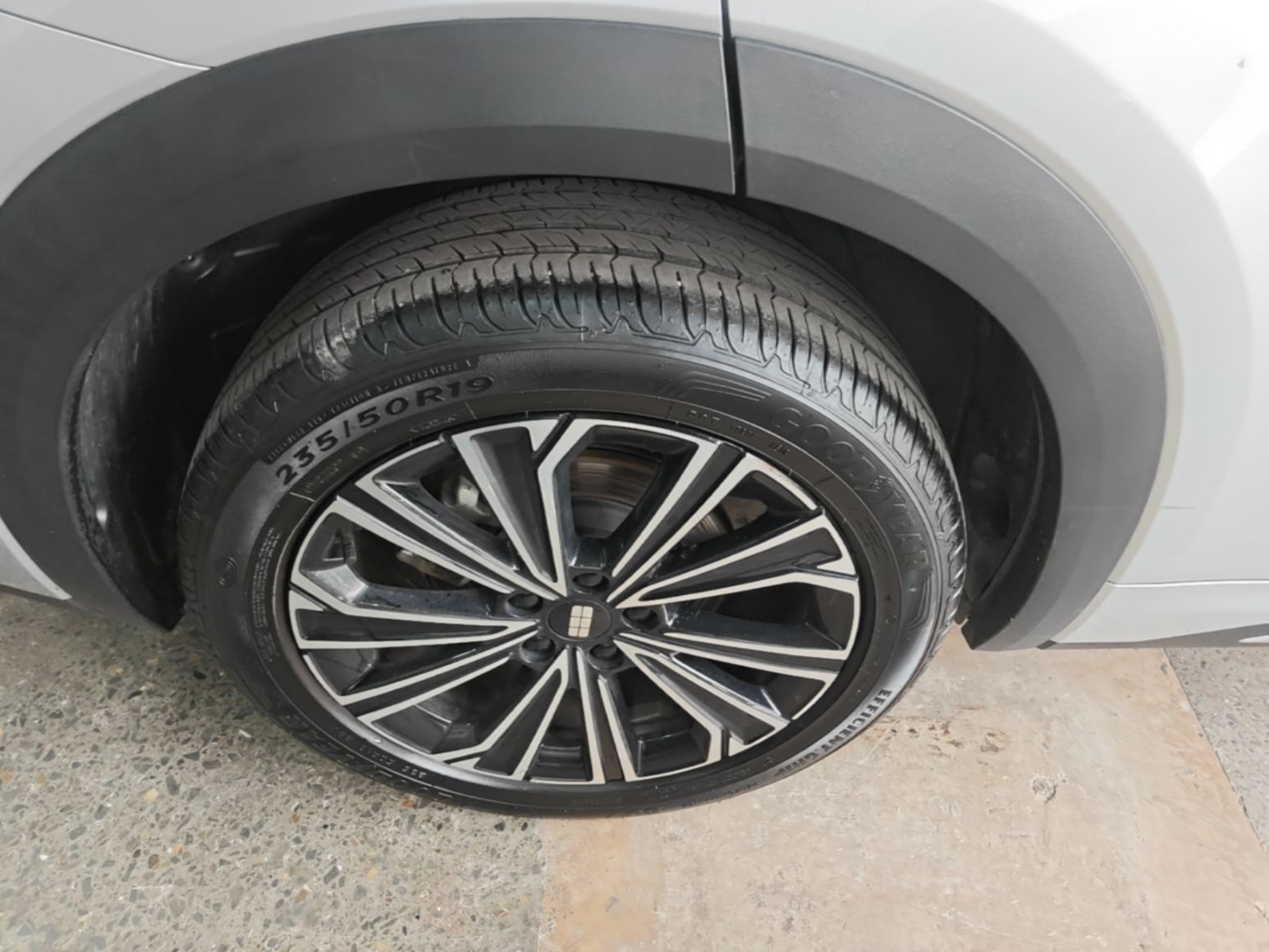 Geely Galaxy Xingjian 7 EM-i 2025 120km Navigator Edition — снимка 11