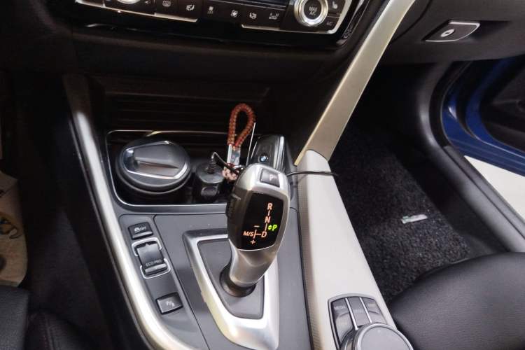 Used BMW 3 Series GT 2017 320i M Sport Gear Lever