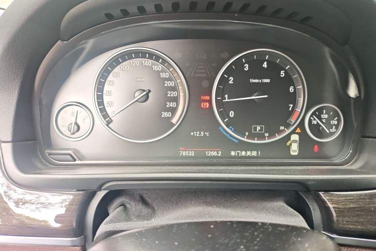 Used BMW 5 Series 2014 525Li Luxury Design Package
