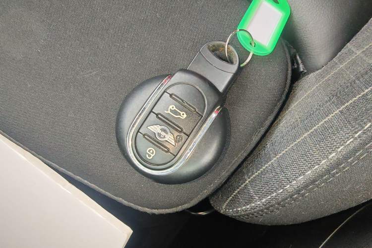 Used MINI 2015 1.5T COOPER Fun Five-Door Edition Interior 1