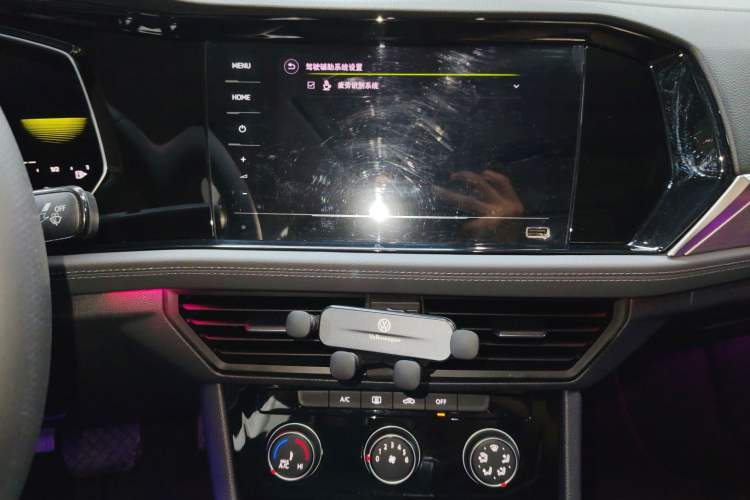 Used Volkswagen Sagitar 2021 280TSI DSG Excellence Edition Audio And AC Panel