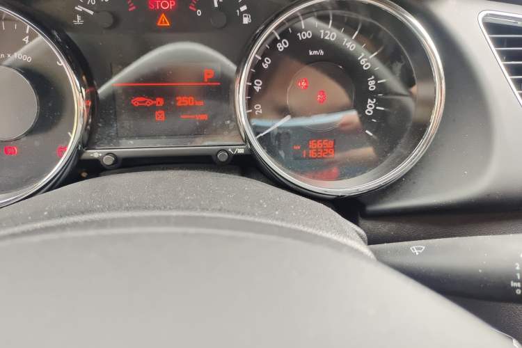 Used Peugeot 3008 2015 2.0L Automatic Trend Edition Odometer Close Up