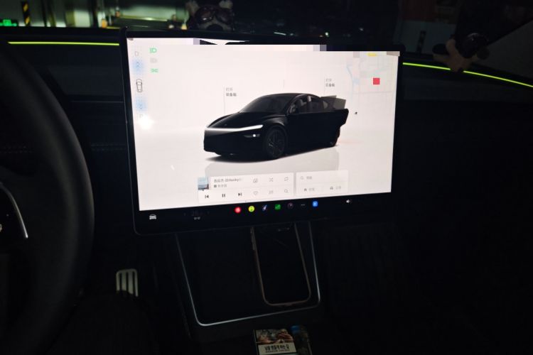 Used Tesla Model Y 2025 Long-Range All-Wheel-Drive Version