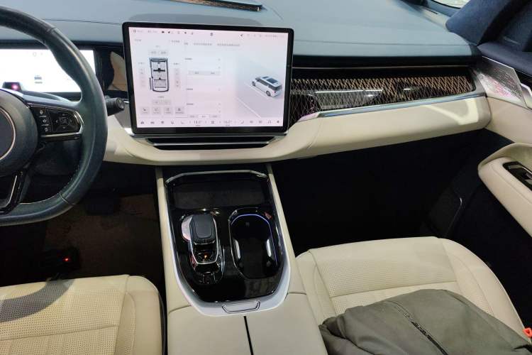 Used Zeekr 009 2022 WE Edition Audio And AC Panel