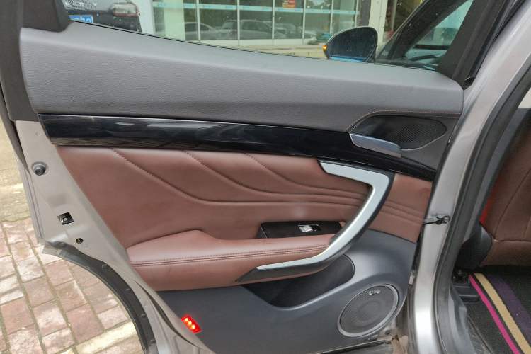 Used Wey VV7 2017 2.0T Flagship Model
