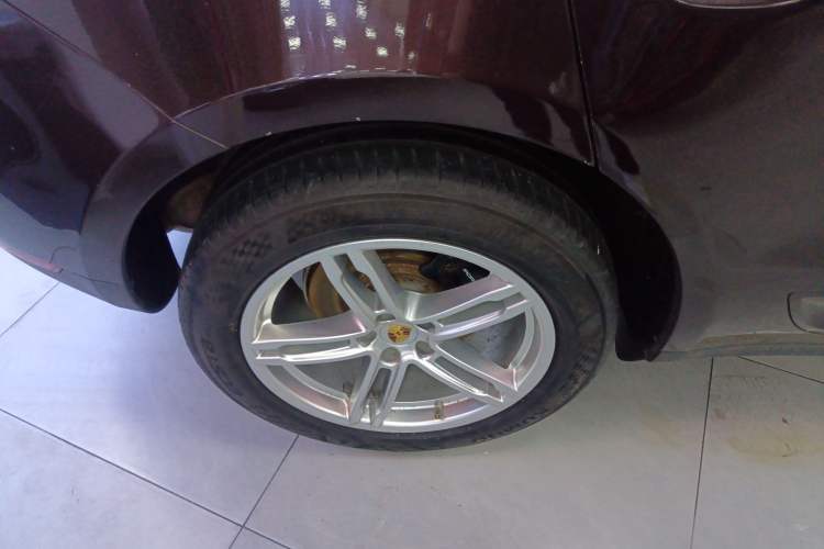 Used Porsche Macan 2016 Macan 2.0T Right Rear Wheel Hub