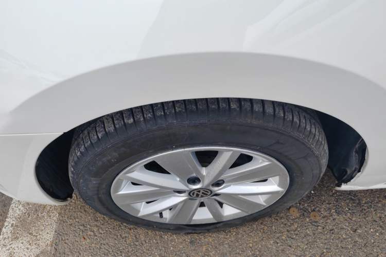 Used Volkswagen Jetta 2015 Value Edition 1.6L Manual Fashionable Style
