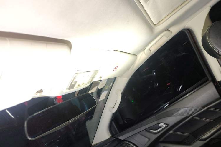 Used JMC Yusheng S350 2016 2.0T Automatic All-Wheel Drive Gasoline Luxury Version with Sunroof 5 Seats
