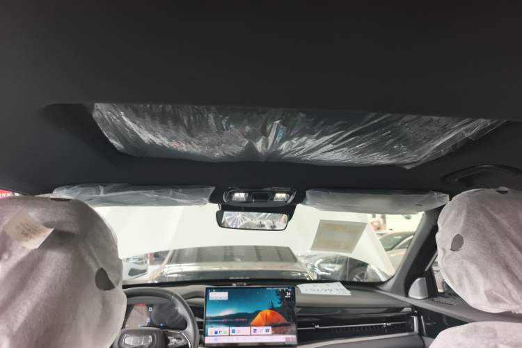 Used Geely Auto Emgrand X7 Sport 2026 Model 1.5TD Aspirational Headliner