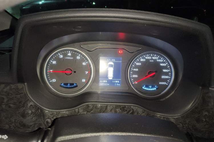 Used JAC Refine M4 2016 2.0L Manual Luxury Smart Version
