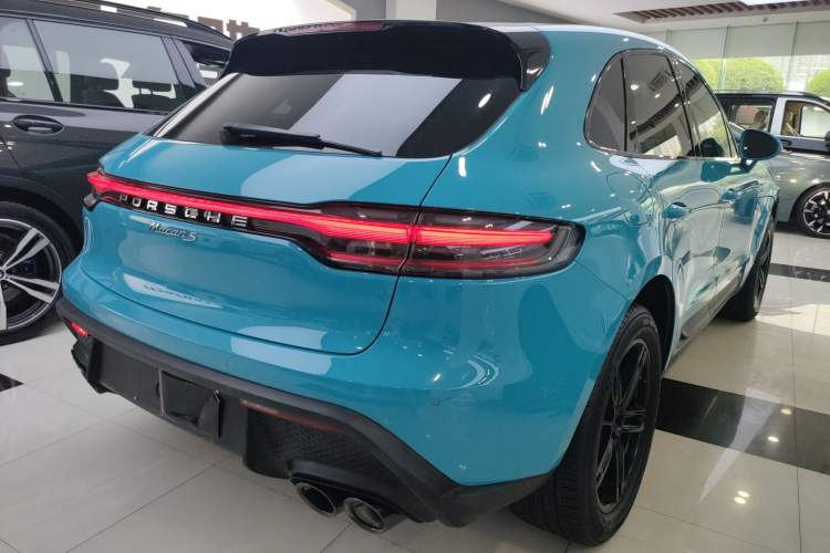 Used Porsche Macan 2022 Macan 2.0T Rear Right 45 Deg