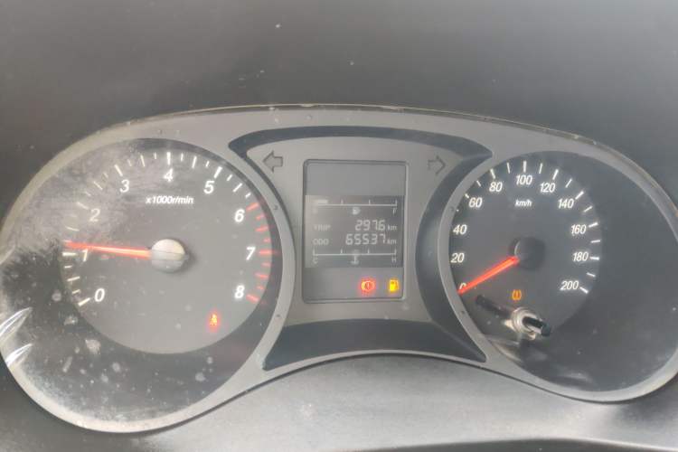 Used Wuling Hongguang PLUS 2019 1.5T Manual Standard Edition 5 Seats Odometer Close Up