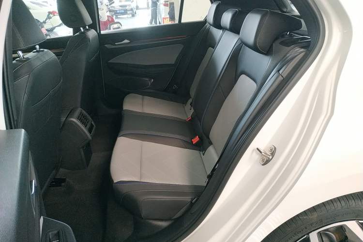 Used Volkswagen Golf 2025 300TSI R-Line