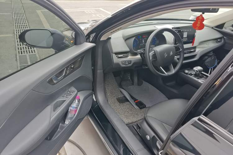 Used Hongqi E-QM5 2022 431 km Charge & Enjoy Edition Driver Seat