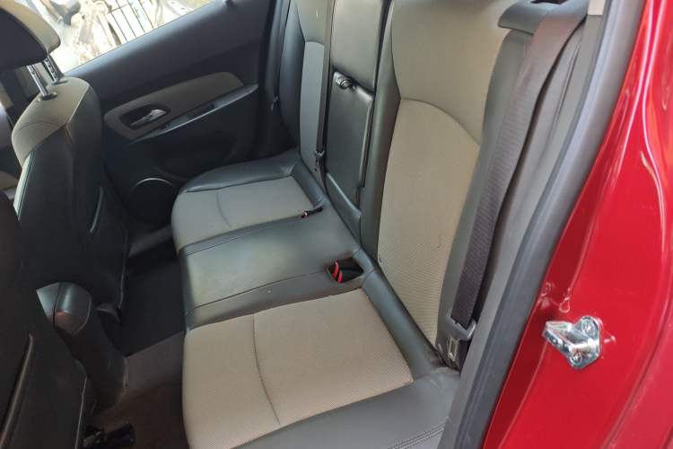 Used Chevrolet Cruze 2013 1.8L SE AT Left Rear Seat