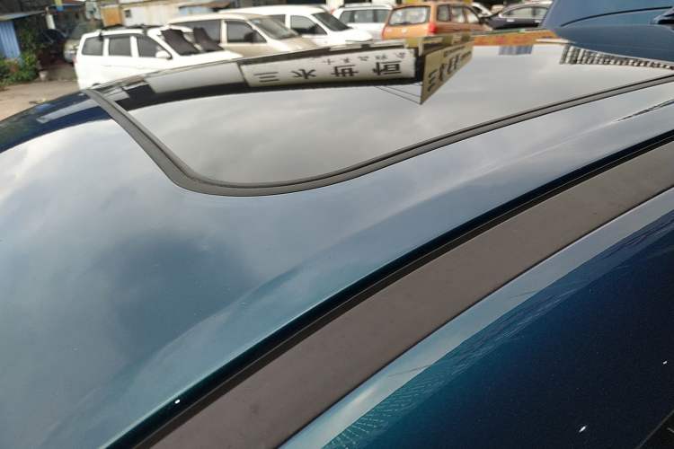 Used ORA Good Cat 2023 401 km Standard Range Premium Version Lithium Iron Phosphate Roof