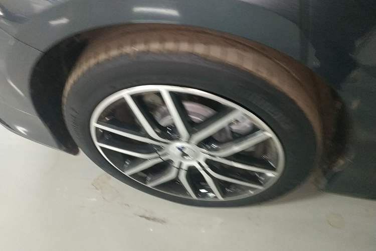 Used Denza Z9 2024 1100 km Four-Wheel Drive Max Version
