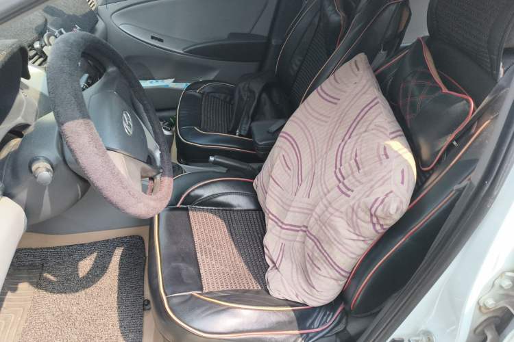 Used Hyundai Verna (older generation) 2014 1.4L Manual Smart GLS Trim
