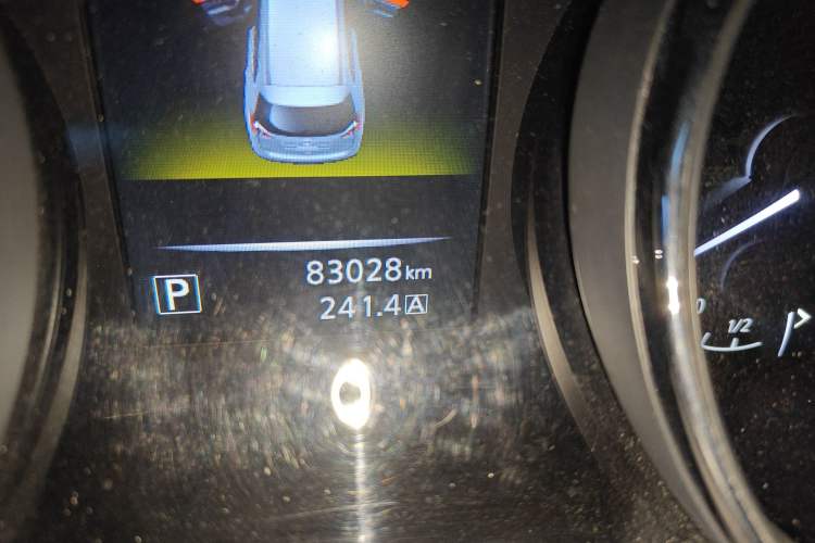 Used Nissan X-Trail 2014 2.5L CVT Leading Edition 4WD
