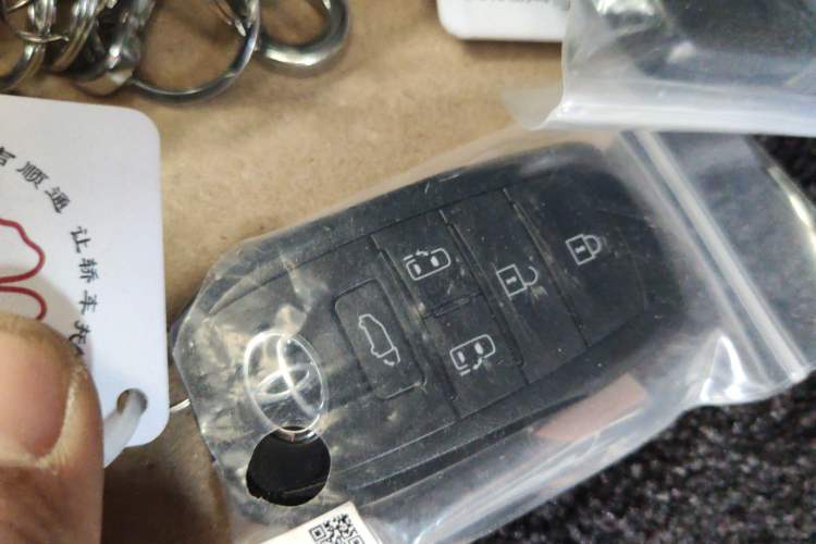 Used Toyota Sienna 2026 Model 2.5L Dual-Engine Four-Wheel-Drive Prestige Edition