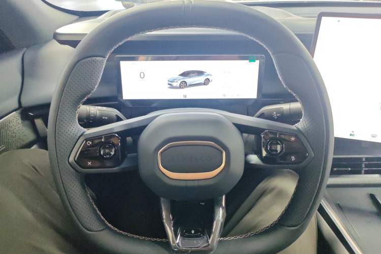 Used Lynk & Co 07 2024 EM-P 126 Long-Range Halo