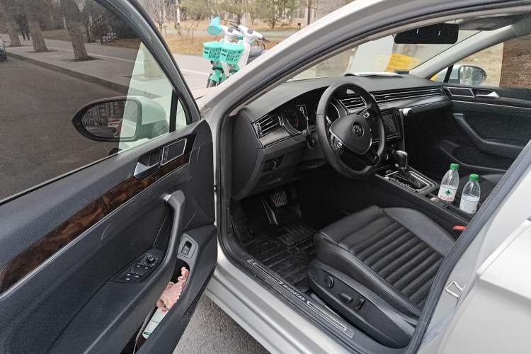 Used Volkswagen Magotan 2019 330TSI DSG Luxury Version China VI Standard