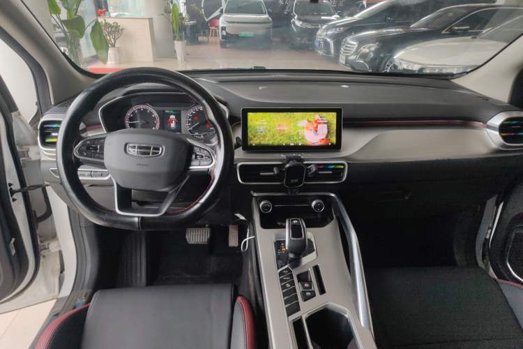 Used Geely Auto Coolray 2020 Facelift 240T DCT Hunter Center Console