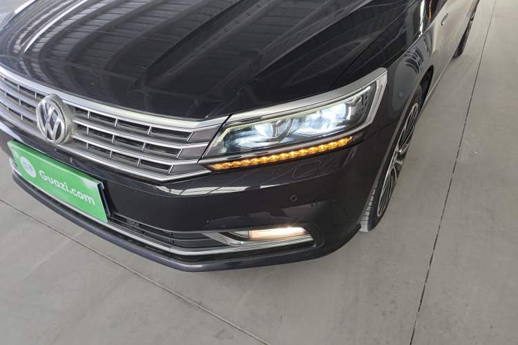 Used Volkswagen Passat 2016 380TSI DSG Ultimate Edition Left Front Headlight