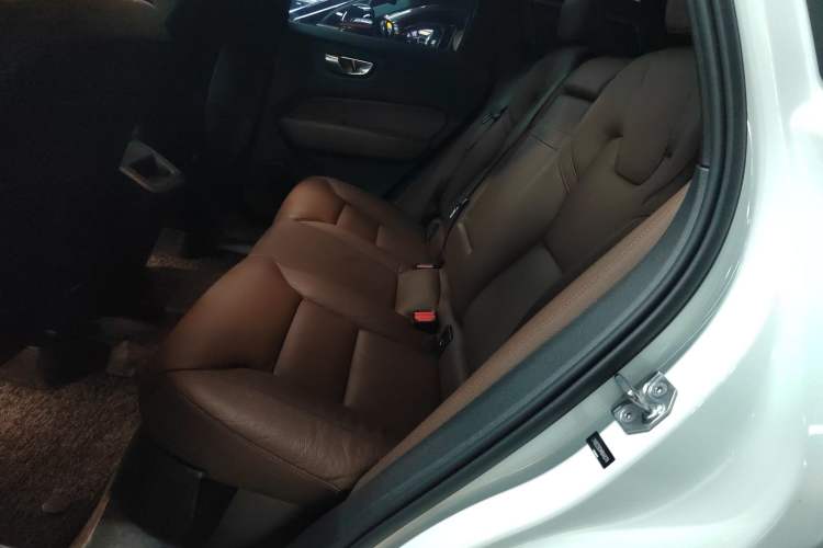 Used Volvo XC60 2021 T5 4x4 Smart Luxury Edition