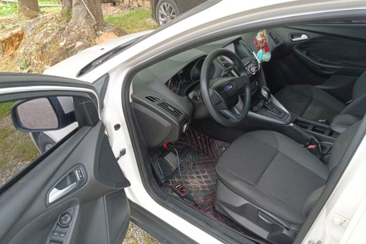 Used Ford Focus 2017 Hatchback 1.6L Automatic Comfort Plus SmartDrive Edition
