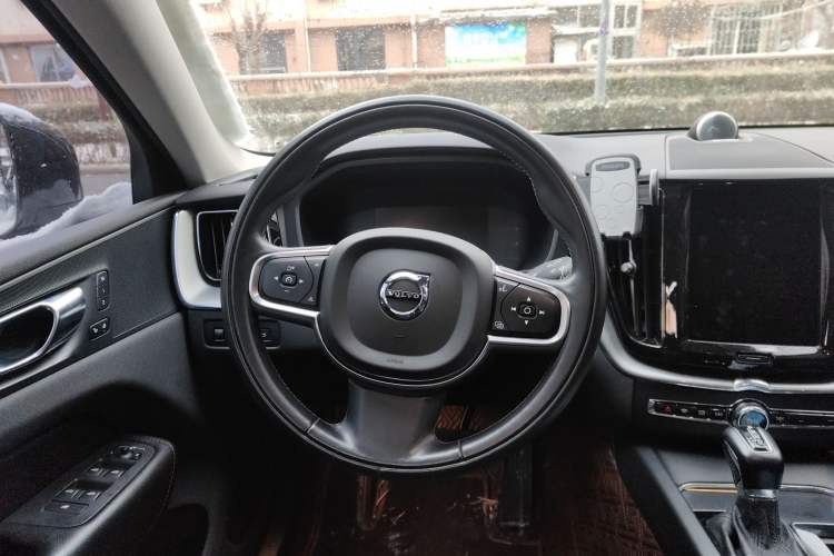 Used Volvo XC60 2021 T5 4x4 Smart Luxury Edition
