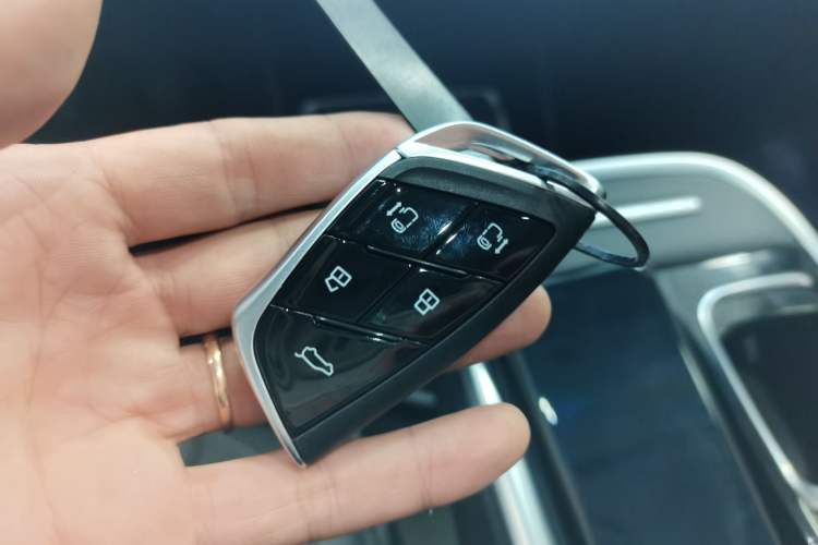 Used SAIC MAXUS G90 2022 2.0T Galaxy Seven-Seater Version