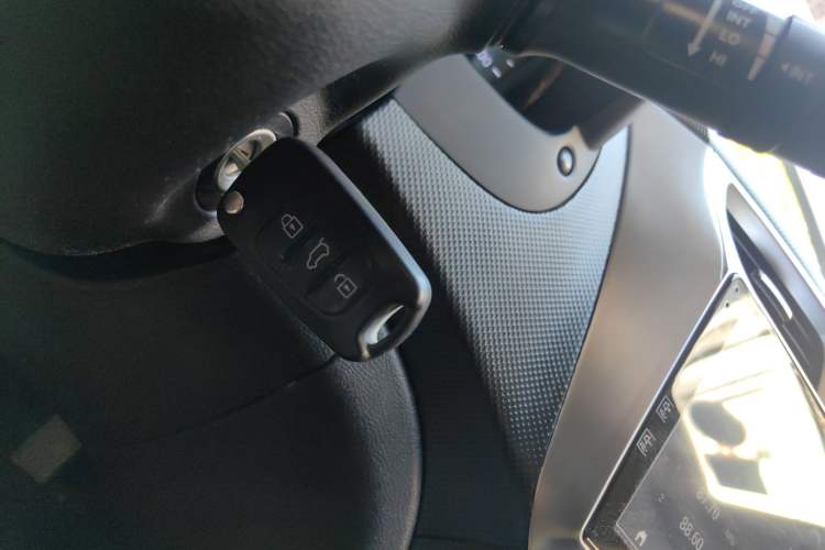 Used Hyundai Verna Ray 2014 1.4L Automatic GLX