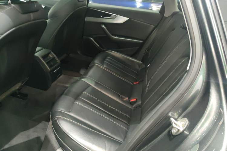 Used Audi A4L 2023 40 TFSI Fashion Dynamic Model
