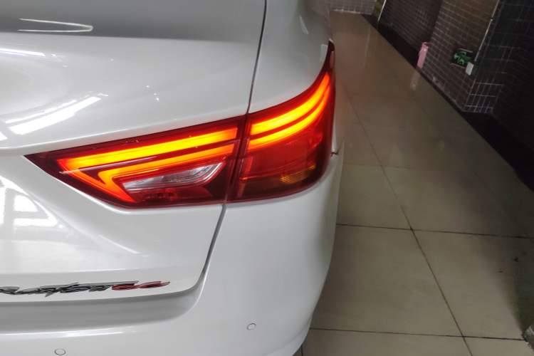 Used CHANGAN Raeton CC 2018 1.5T Automatic Elegant Starry Edition China V Standard
