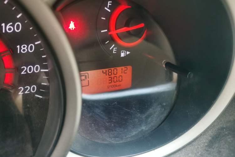 Used Nissan Sylphy 2012 1.6XE CVT Comfort Edition Odometer Close Up