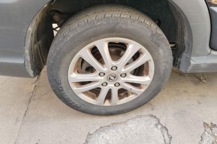 Used Dongfeng Fengon 370 2016 1.5L Manual Luxury Version SFG15-02 7 Seats
