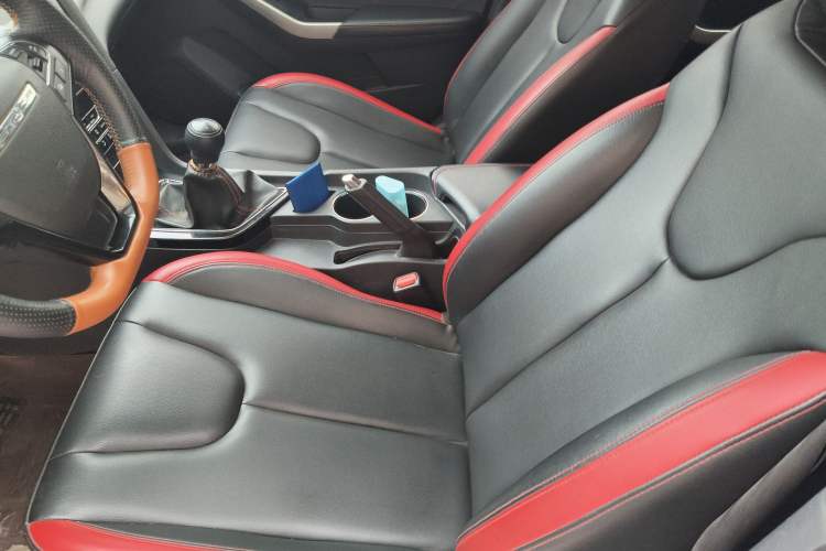 Used Venucia D60 2018 1.6L Manual Smart Connect Elite Edition
