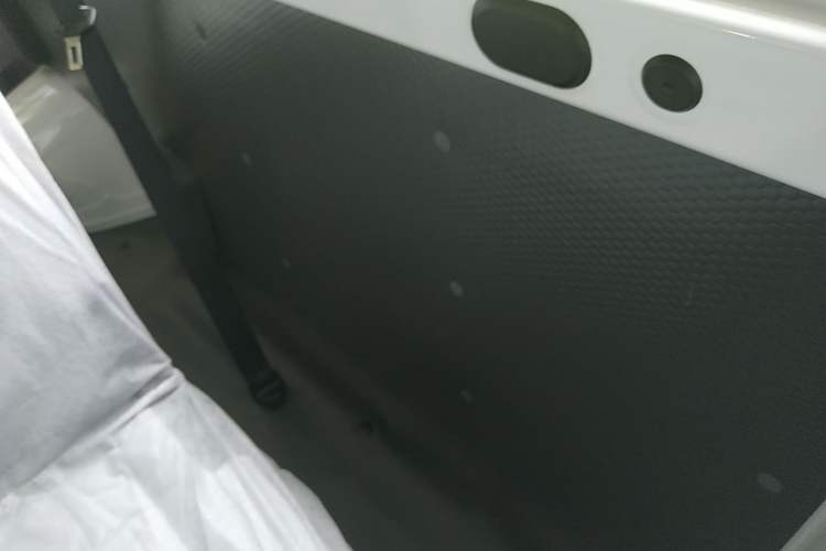 Used Wuling Yangguang 2024 300KM Comfort Version Passenger Van 75kW