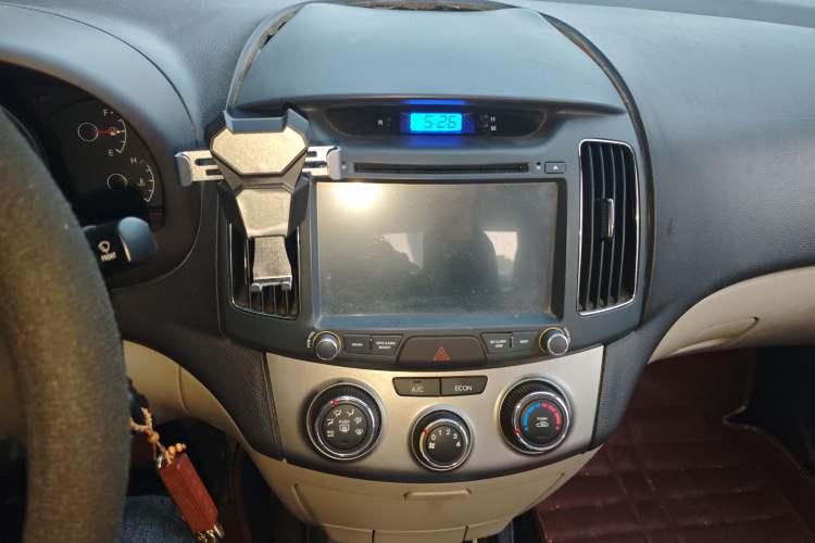 Used Hyundai Celesta 2011 1.6L Manual Comfort Edition
