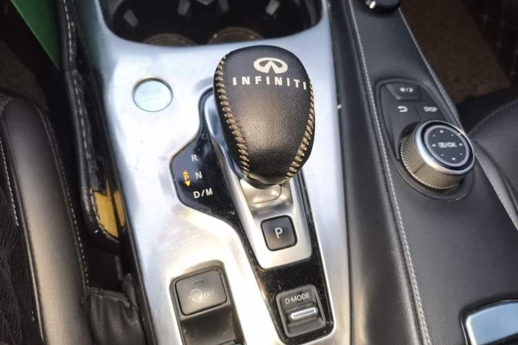 Used Infiniti QX50 2018 2.0T Two-Wheel Drive Fashion Edition Gear Lever