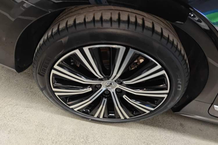 Used Volvo S90 2025 B5 Zhiyuan Luxury Edition