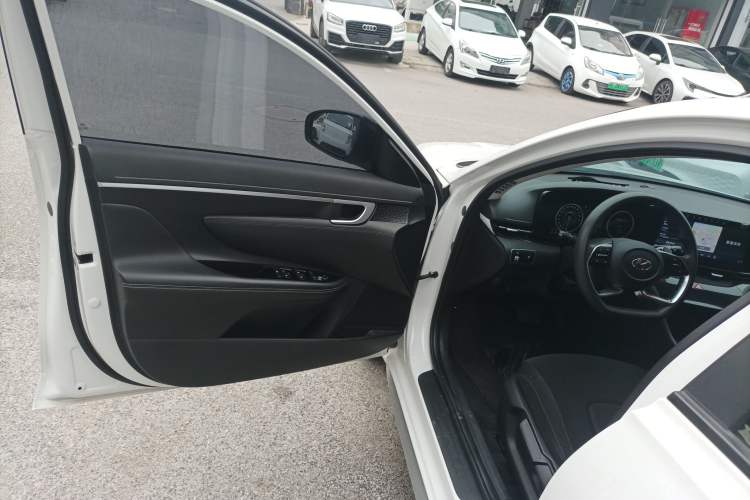 Used Hyundai Mistra New Energy 2021 GLX Elite Edition Driver Seat