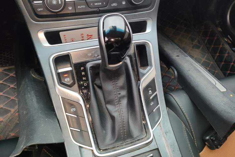 Used Geely Auto Vision S1 2018 1.4T CVT FENGXING Model Gear Lever