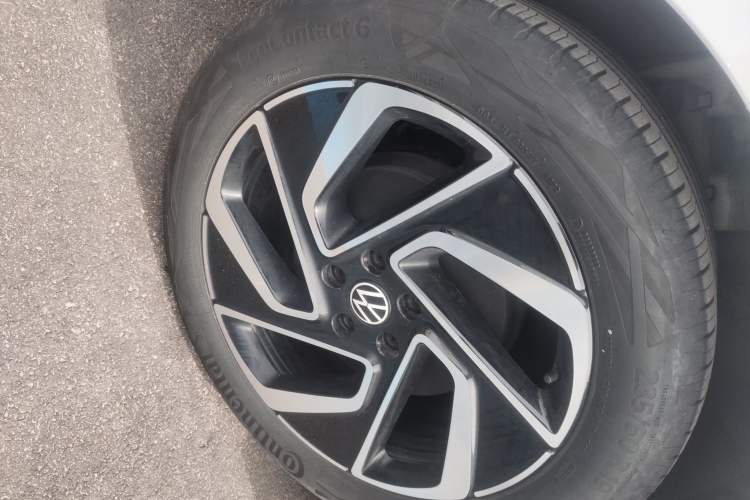 Used Volkswagen ID.7 VIZZION 2024 PRO Model Right Rear Wheel Hub