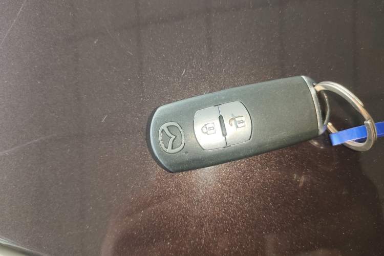 Used Mazda CX-4 2018 2.0L Automatic Two-Wheel Drive Blue Sky Premium Upgrade Version China V Standard Vehicle Key