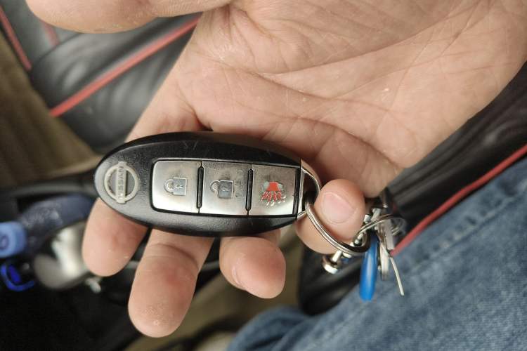 Used Nissan Livina 2010 Jingrui Edition 1.6L Automatic Smart Model Vehicle Key